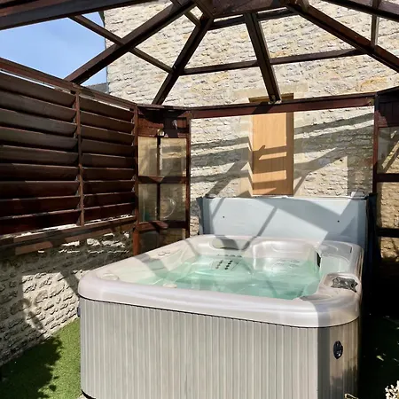 L'aster, Avec Acces Piscine Et Jacuzzi Apartament *