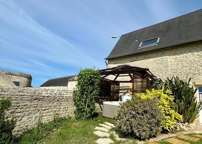 L'aster, Avec Acces Piscine Et Jacuzzi Apartment